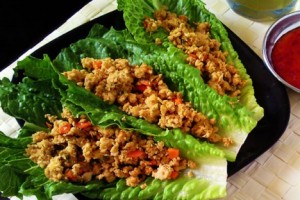 Stuffed lettuce rolls 