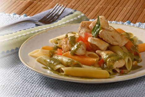 Pasta salad with chicken and melon