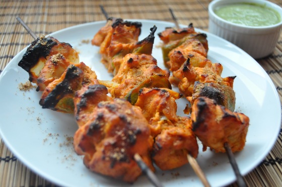 Chicken skewers with garlic and lemon