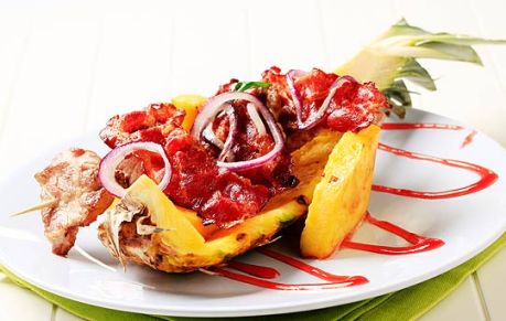 Pork skewers with pineapple