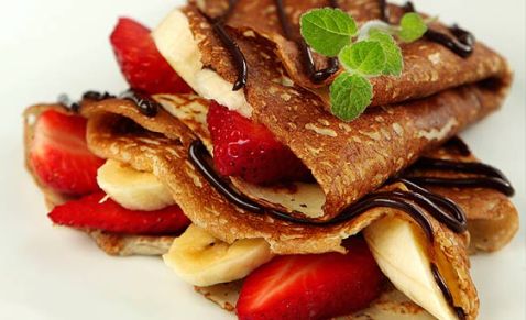 Banana crepes with strawberry