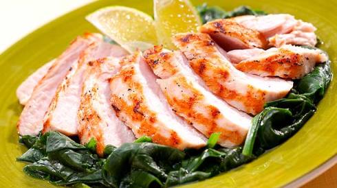 Chicken breast with spinach sauce