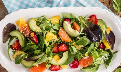 Japanese salad with ginger and carrot dressing