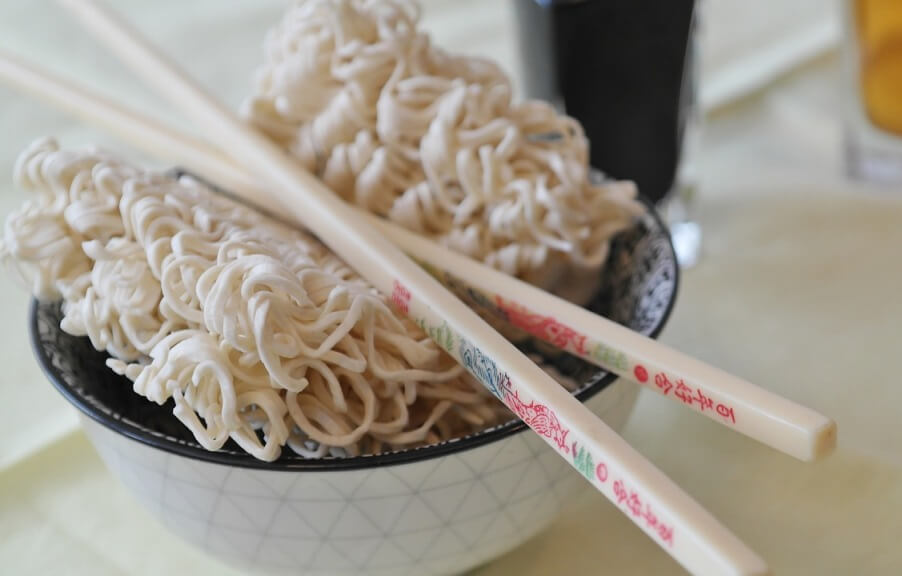 Turn some chopsticks into a very easy to use utensil to eat